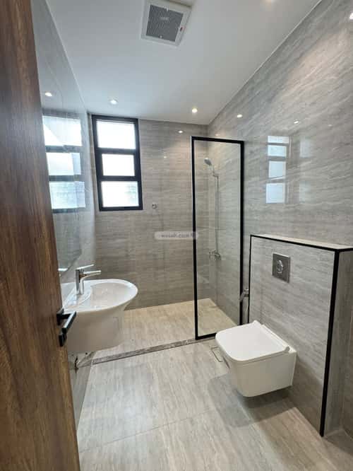 5 bedroom villa in Al Aridh 3