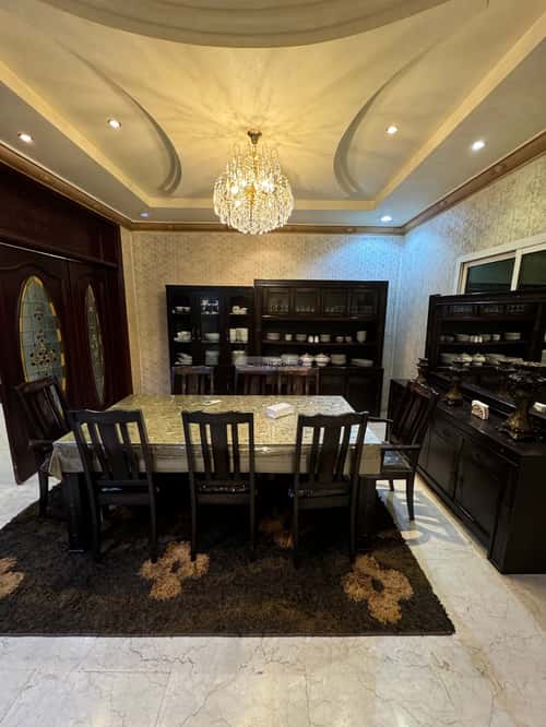 فيلا 9 غرف في الروابي 5