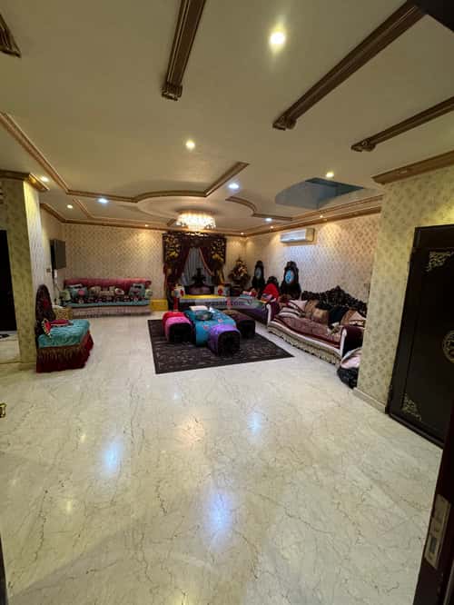9 bedroom villa in Al Rawabi 5