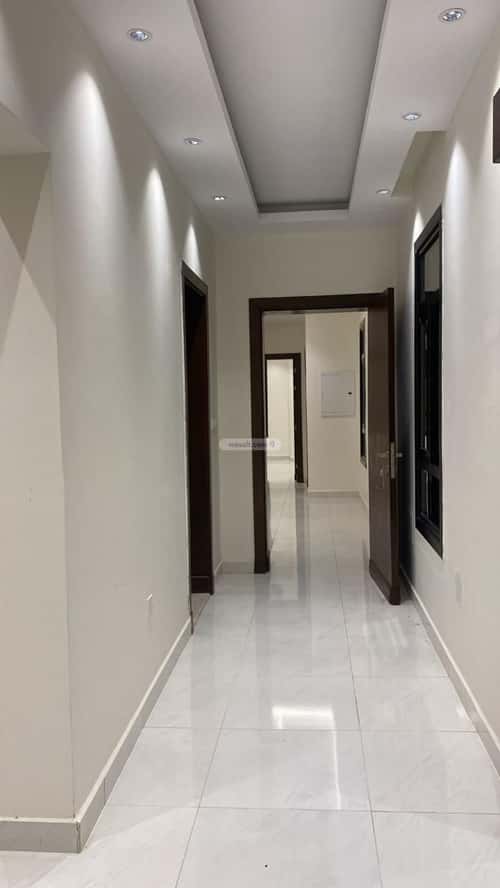 4 bedroom villa in Al Janadriyah 6