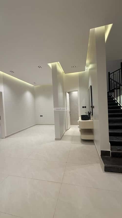 4 bedroom villa in Al Janadriyah 11