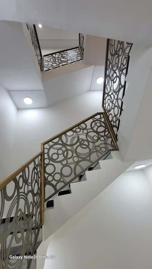 7 bedroom villa in Al Janadriyah 4