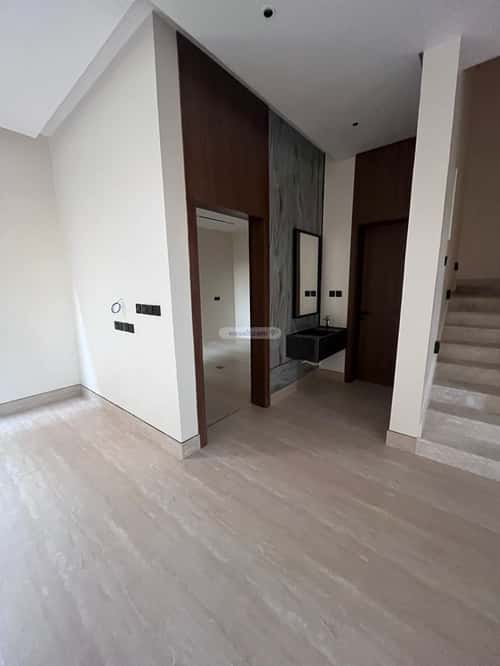 5 bedroom villa in Al Mahdiyyah 3