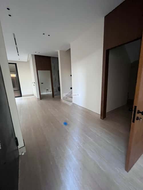 5 bedroom villa in Al Mahdiyyah 3