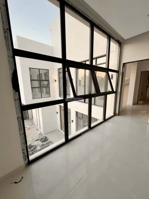 4 bedroom villa in Al Mahdiyyah 2