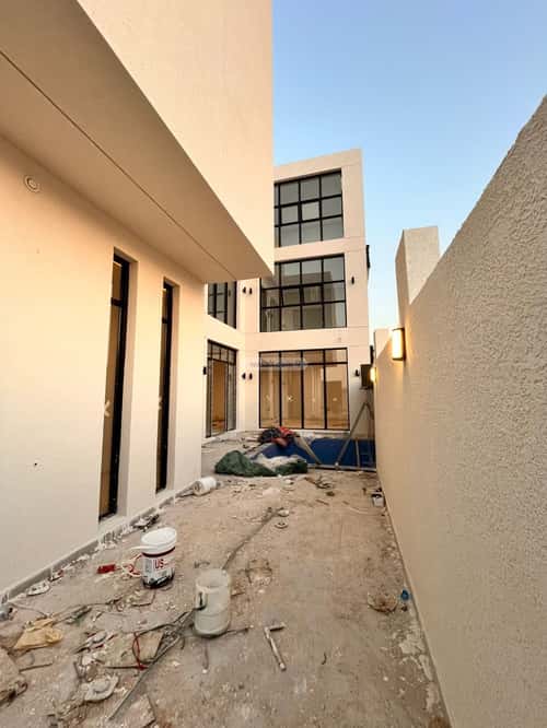 4 bedroom villa in Al Mahdiyyah 4