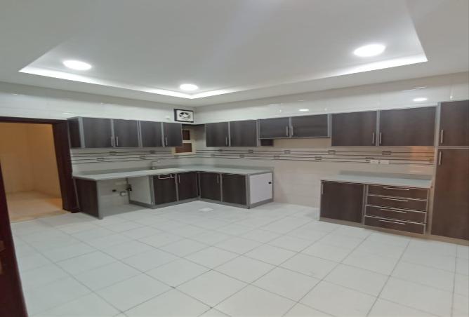 4 bedroom apartment in Al Rawdah 2