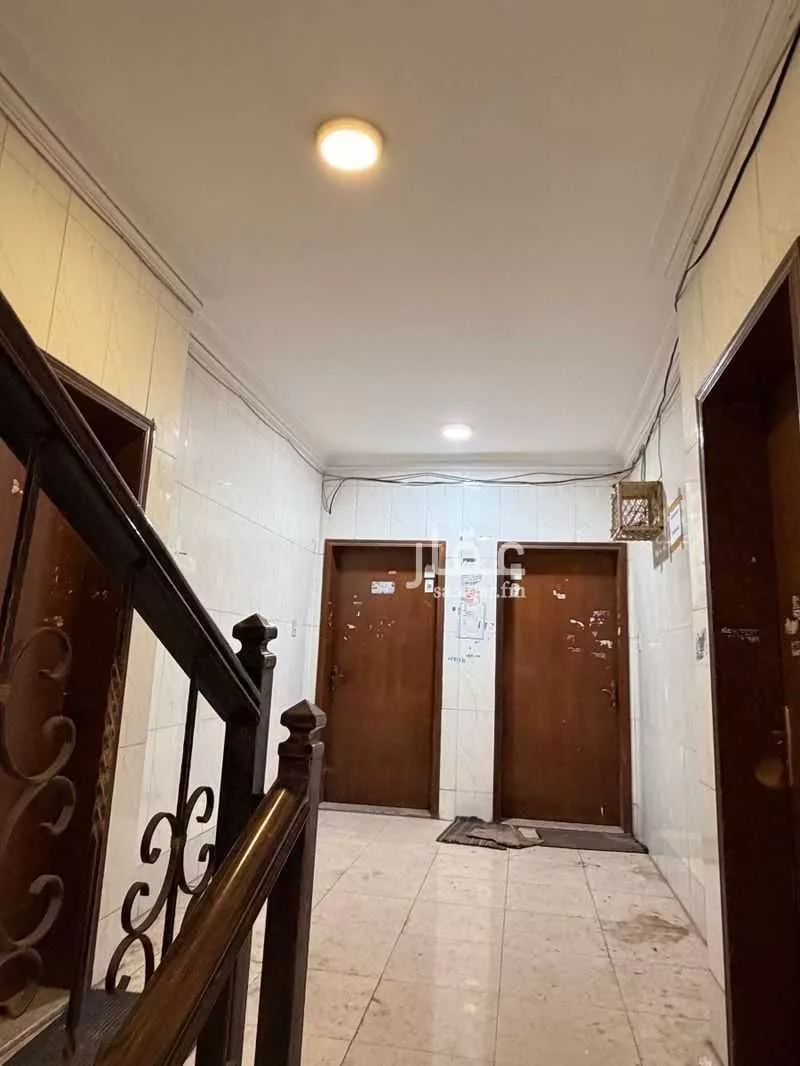 325 sqm building in Al Khaleej 2