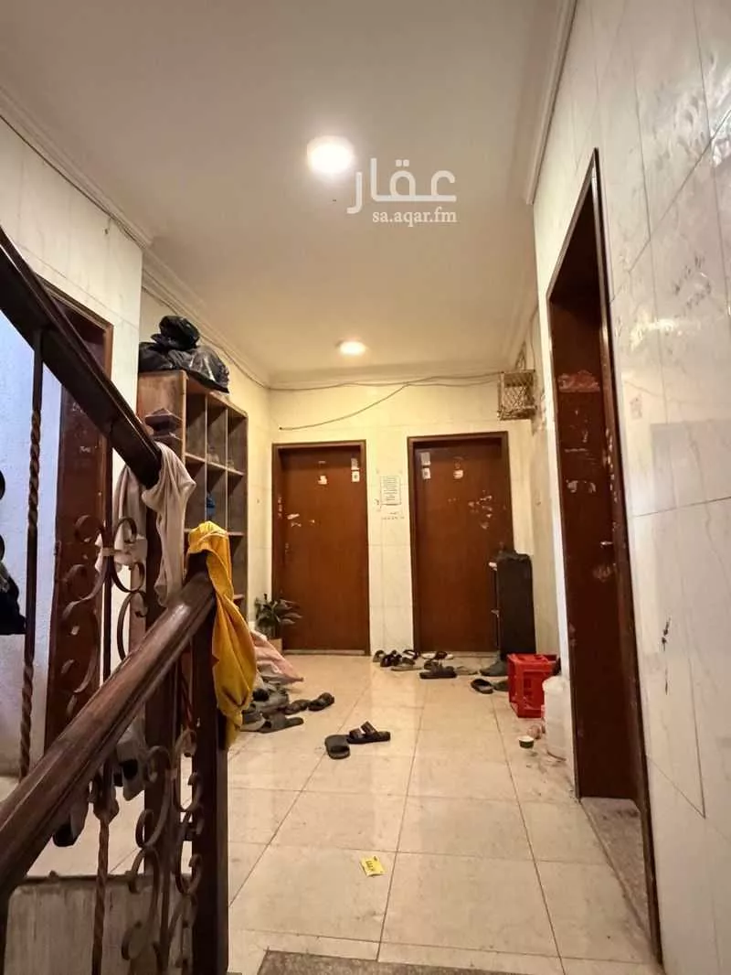 325 sqm building in Al Khaleej 6