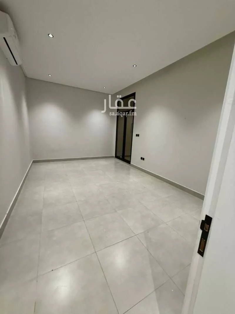 3 bedroom floor in Al Aridh 2
