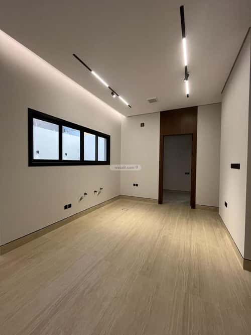 5 bedroom villa in Al Mahdiyyah 4