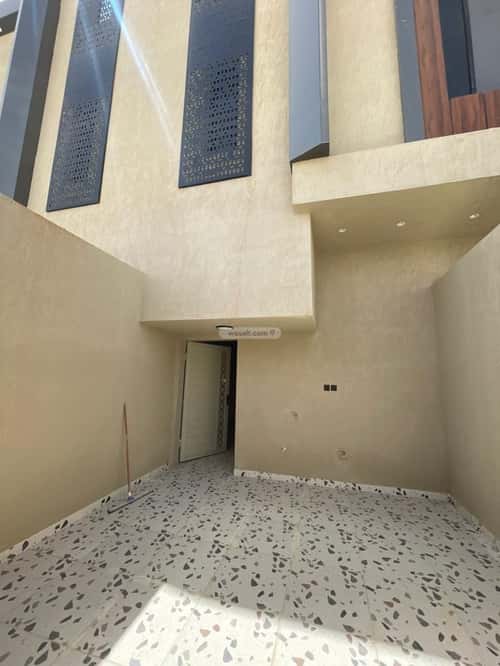 4 bedroom floor in Al Janadriyah 2
