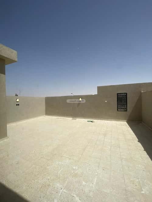 4 bedroom floor in Al Janadriyah 12
