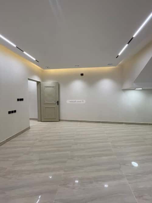 4 bedroom floor in Al Janadriyah 11