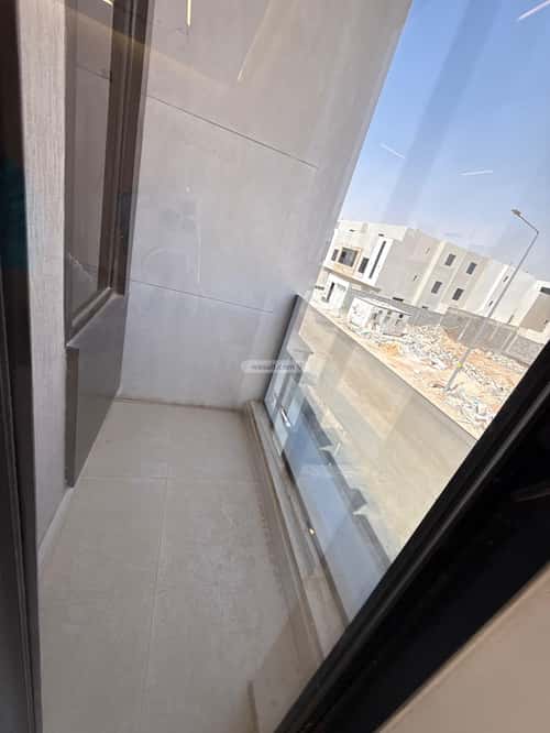 4 bedroom floor in Al Janadriyah 8