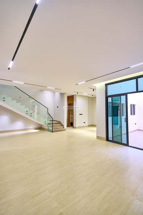 5 bedroom villa in Al Mahdiyyah 2