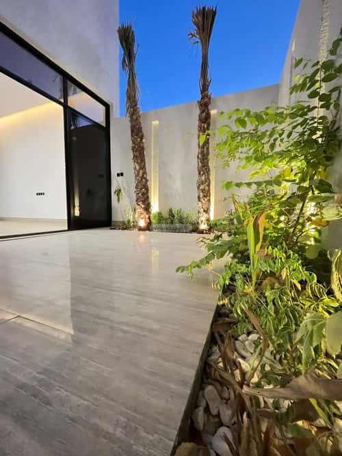 5 bedroom villa in Al Mahdiyyah 2