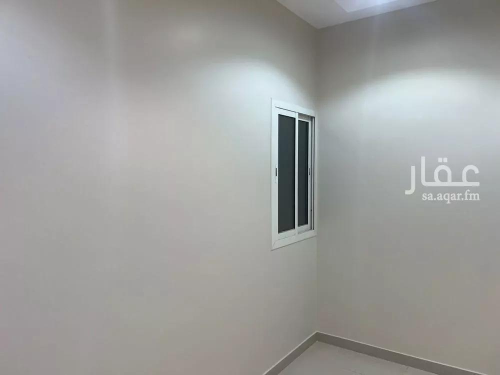 شقة 1 غرف في الملقا 10