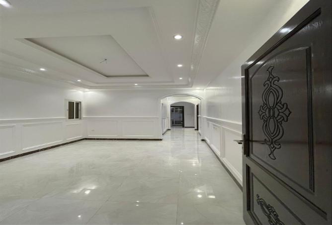 5 bedroom apartment in Al Marwa 2