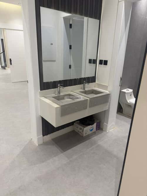 5 bedroom villa in Al Janadriyah 5