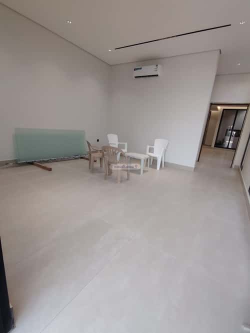 فيلا 4 غرف في الجنادرية 1