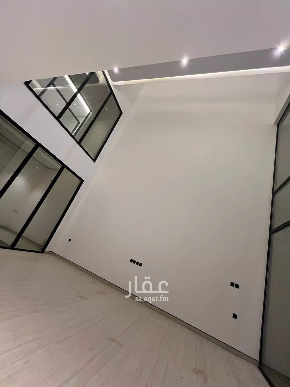 5 bedroom villa in Al Aridh 8