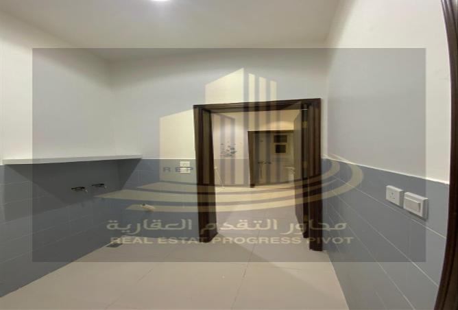 شقة 6 غرف في Abhur Al Janubiyah 2