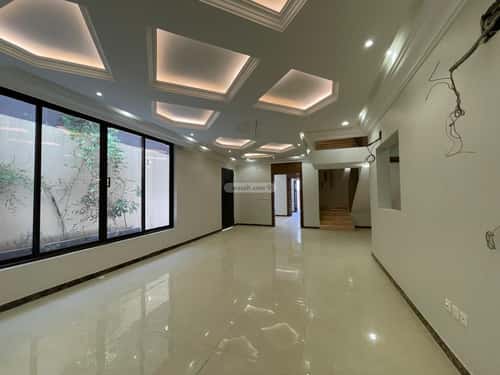 6 bedroom villa in Al Rabwa 1