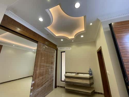 6 bedroom villa in Al Rabwa 17