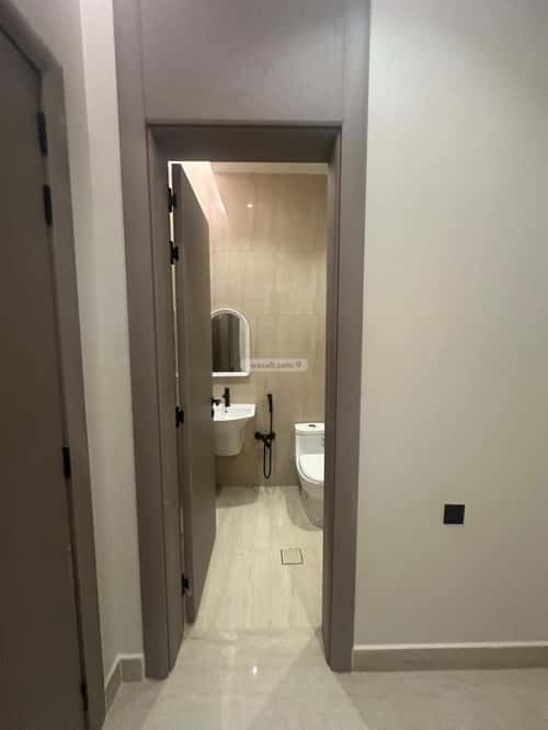 5 bedroom villa in Al Janadriyah 3