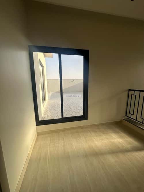 5 bedroom villa in Al Janadriyah 10