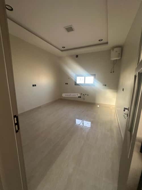 5 bedroom villa in Al Janadriyah 11