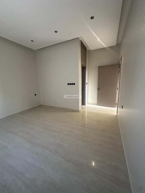 5 bedroom villa in Al Janadriyah 18
