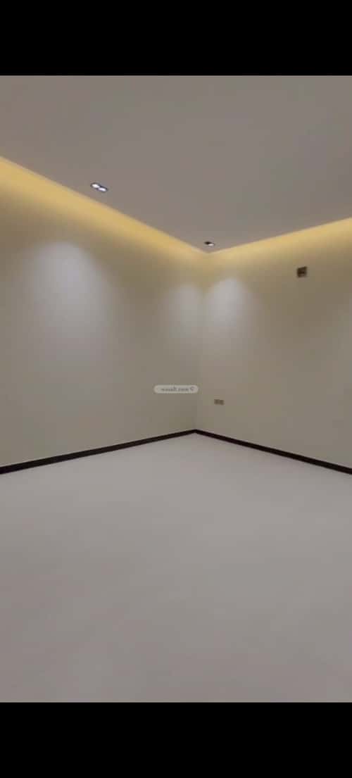 5 bedroom floor in Al Janadriyah 9