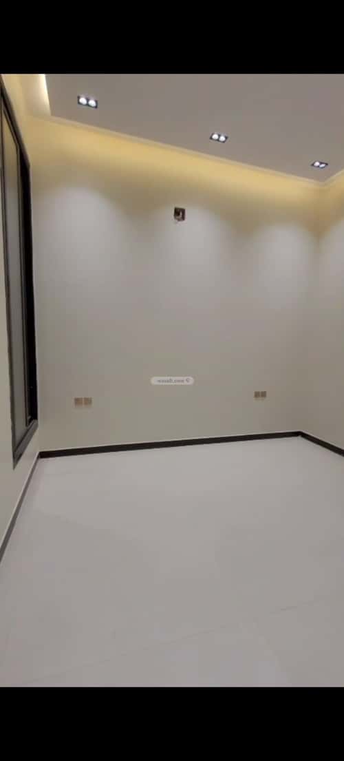 5 bedroom floor in Al Janadriyah 6