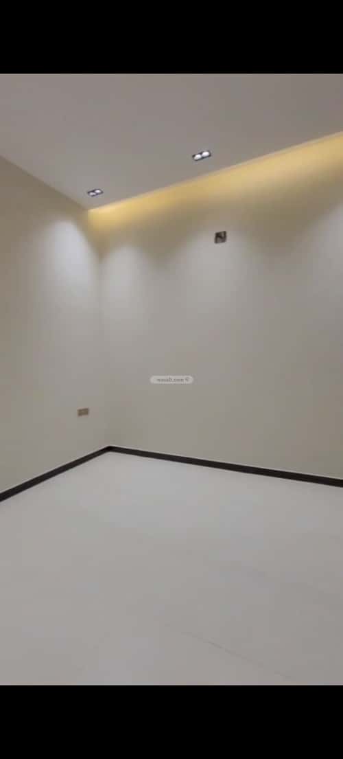 5 bedroom floor in Al Janadriyah 4