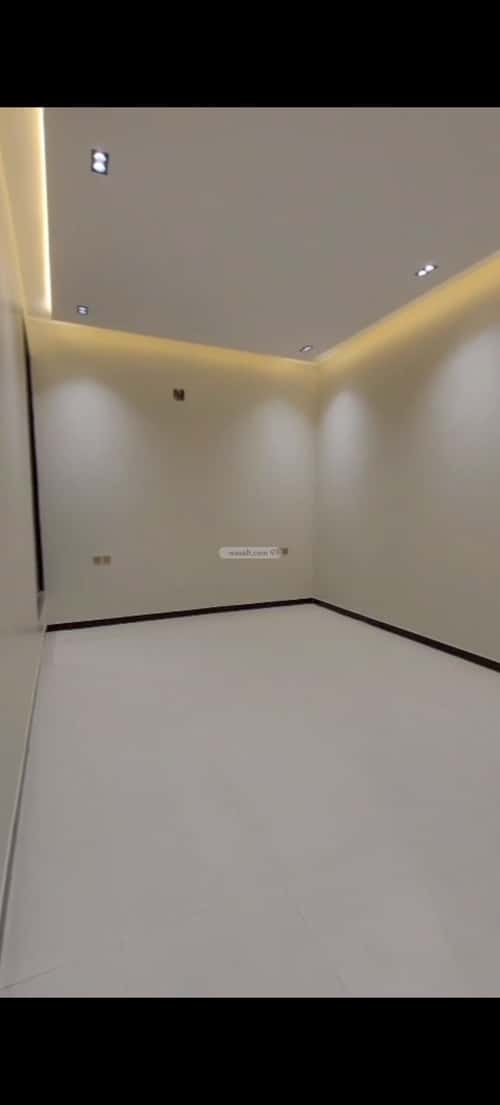5 bedroom floor in Al Janadriyah 7