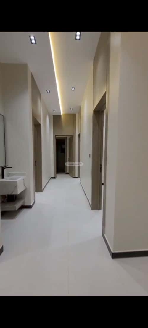 5 bedroom floor in Al Janadriyah 5