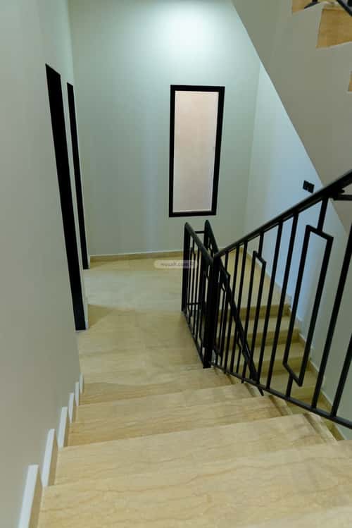 5 bedroom floor in Al Janadriyah 4