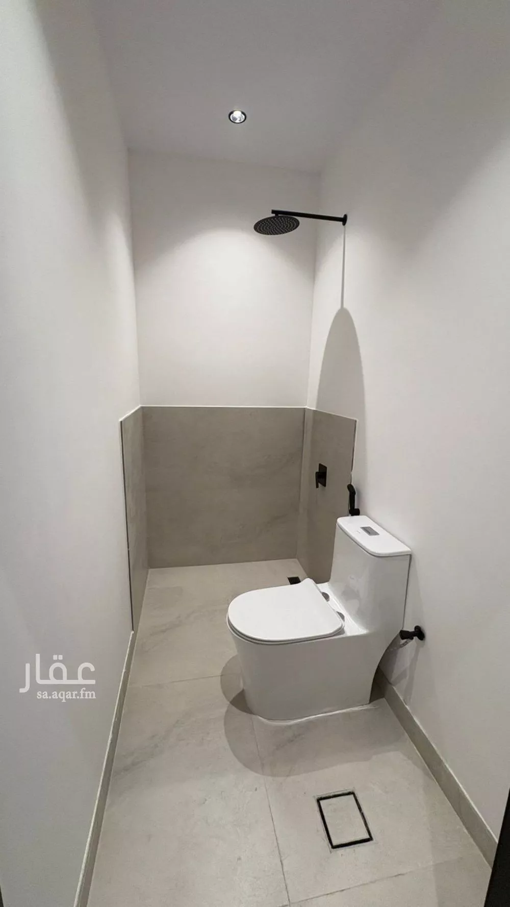 شقة 1 غرف في الملقا 20
