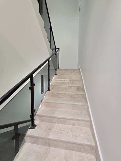 5 bedroom floor in Al Janadriyah 3