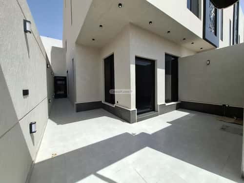 4 bedroom floor in Al Janadriyah 3