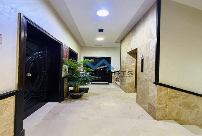 5 bedroom apartment in Al Rawdah 2