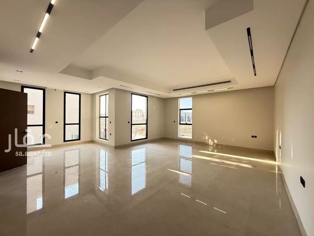 6 bedroom villa in Al Mahdiyyah 7