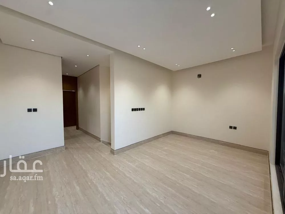 5 bedroom villa in Al Mahdiyyah 23