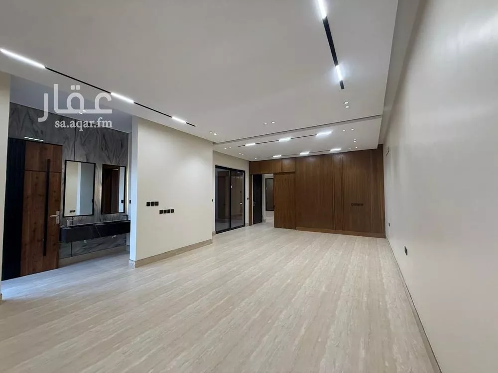 5 bedroom villa in Al Mahdiyyah 5