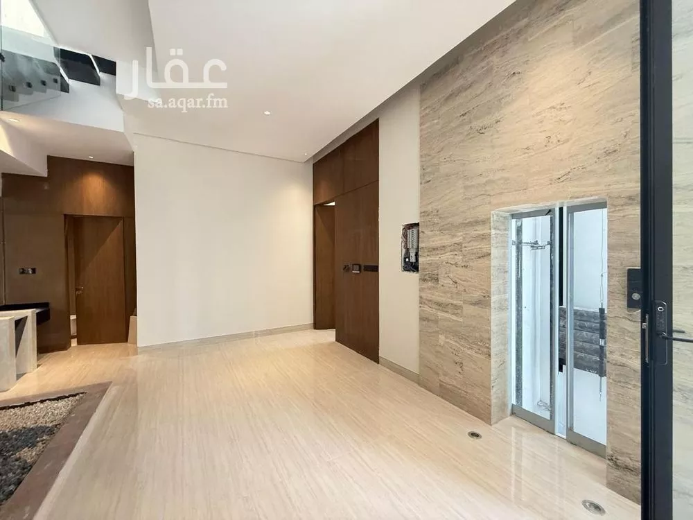 6 bedroom villa in Al Mahdiyyah 3