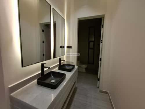 5 bedroom floor in Al Janadriyah 2