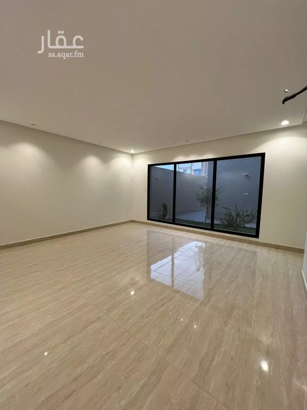 فيلا 5 غرف في المهدية 10