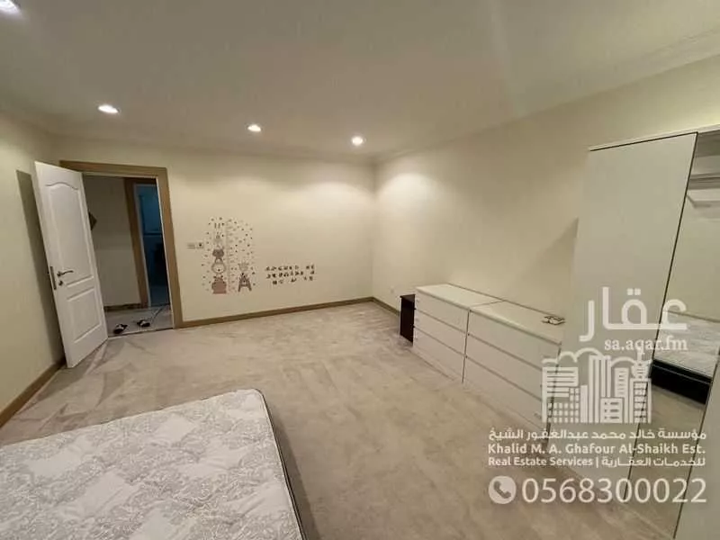 3 bedroom apartment in Al Qusur 14
